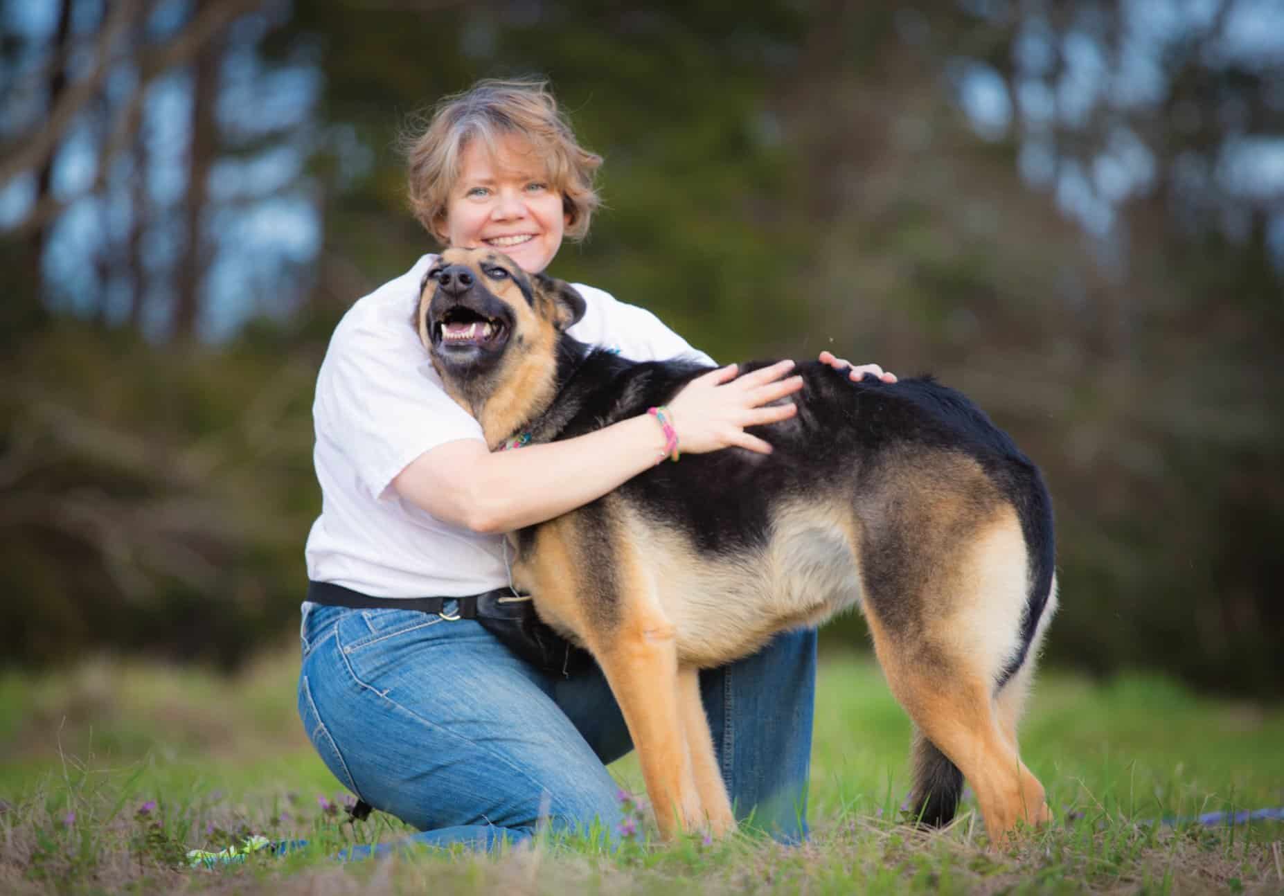 profile headshot Susan Etherton,<br />
Behavioral Consultant at Zenpets